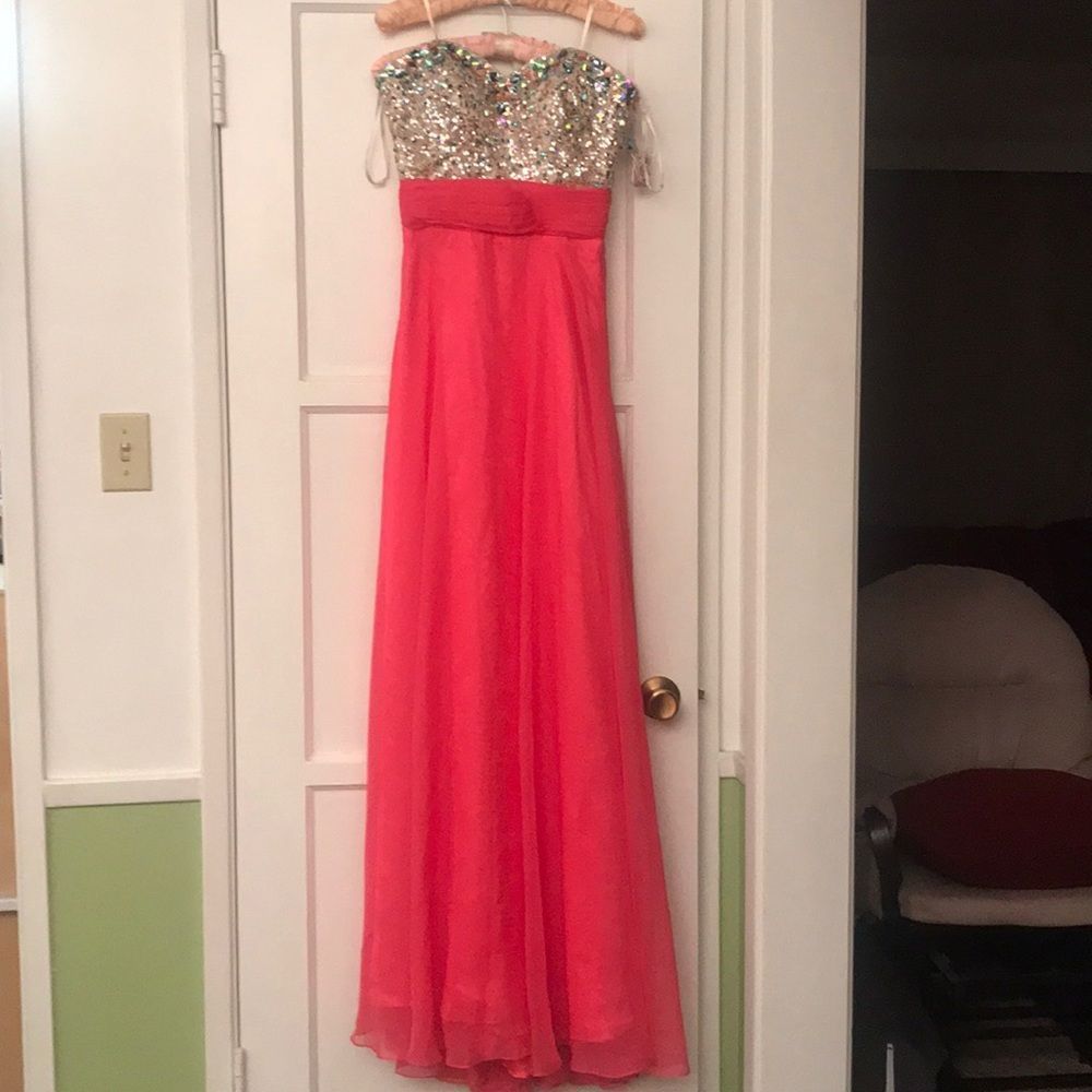 Mac Duggal